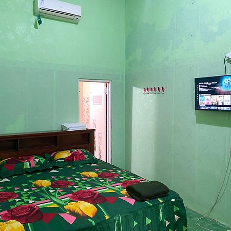 Parikesit Guest House Yogyakarta Exteriör bild
