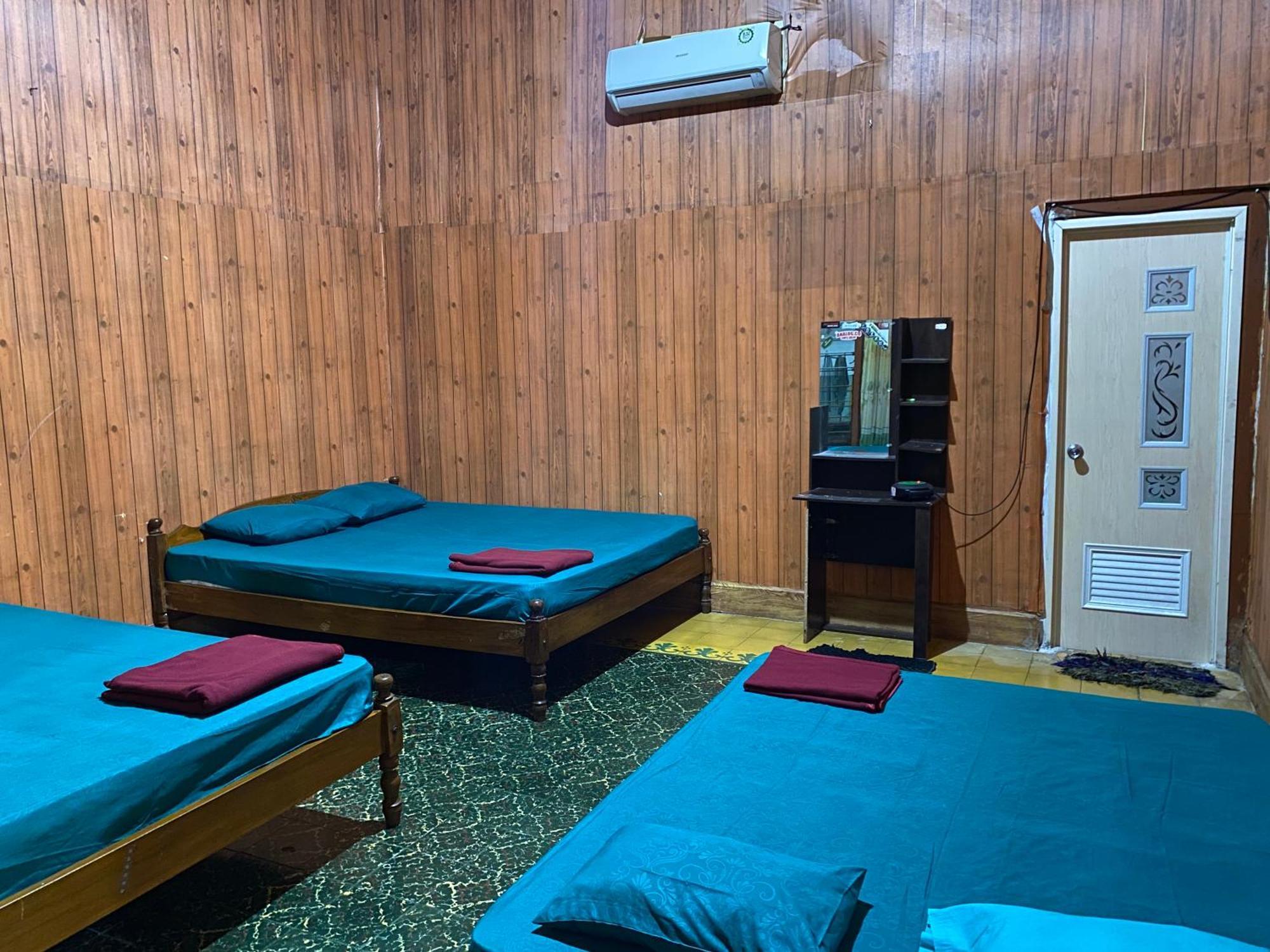 Parikesit Guest House Yogyakarta Exteriör bild