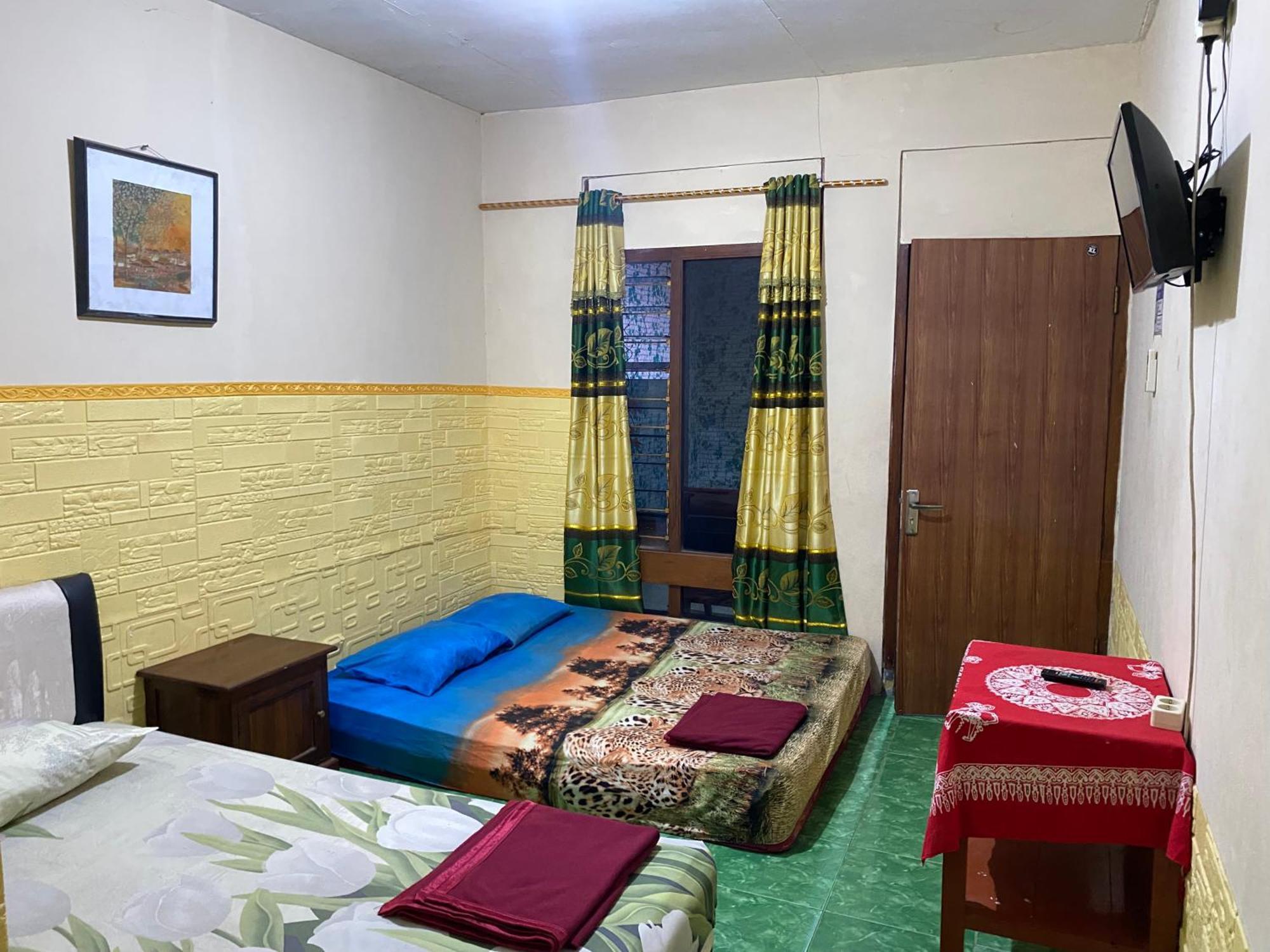 Parikesit Guest House Yogyakarta Exteriör bild