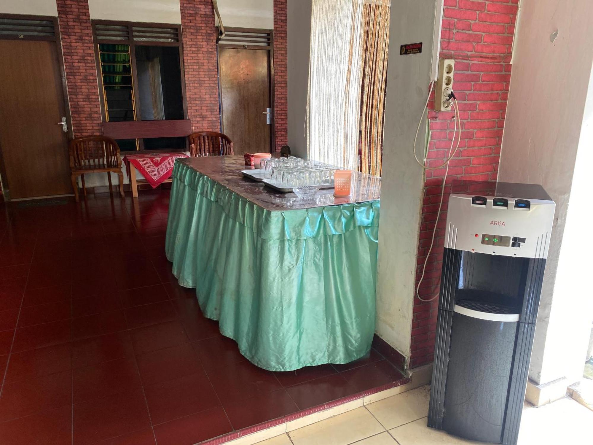 Parikesit Guest House Yogyakarta Exteriör bild