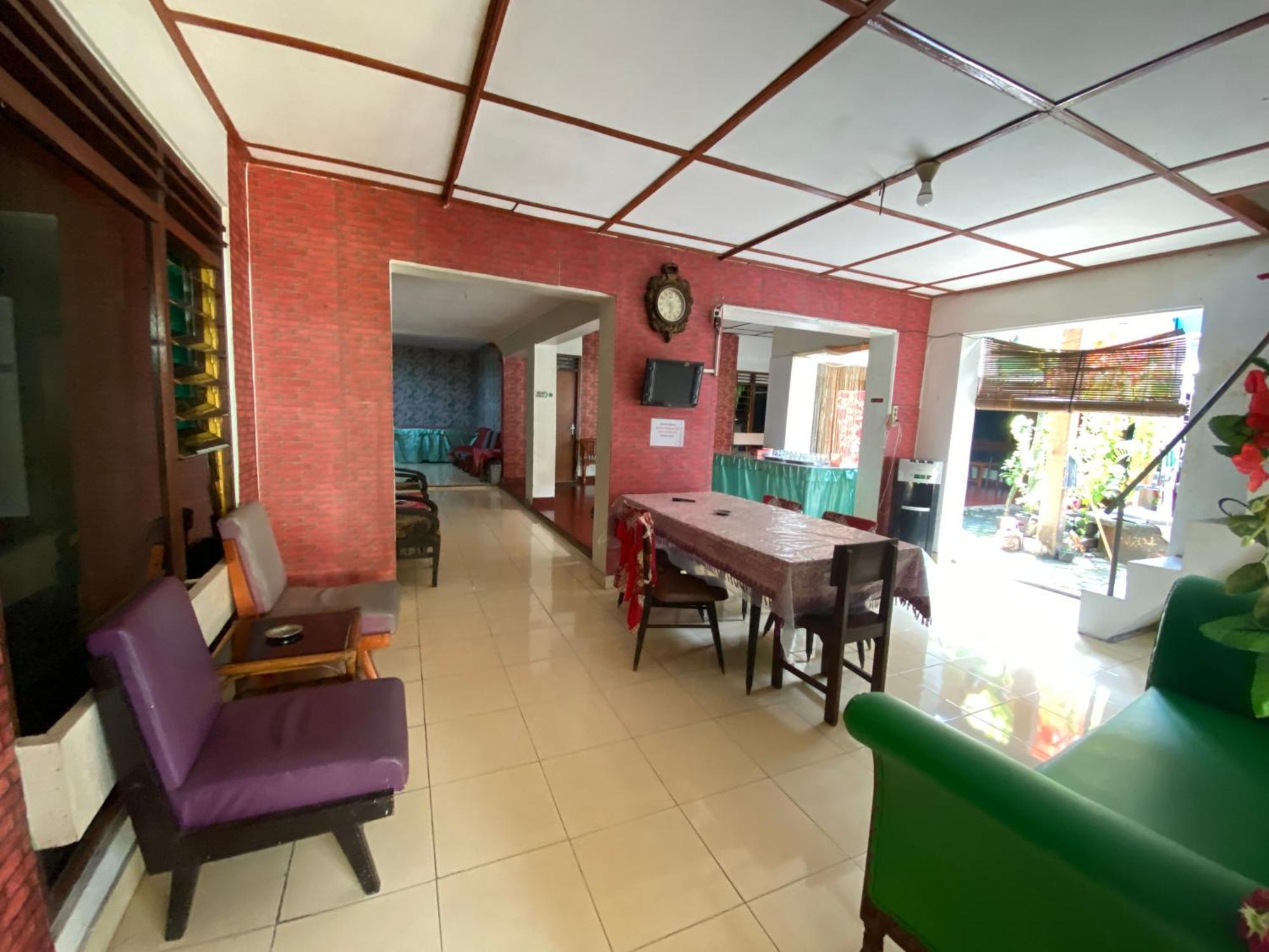 Parikesit Guest House Yogyakarta Exteriör bild