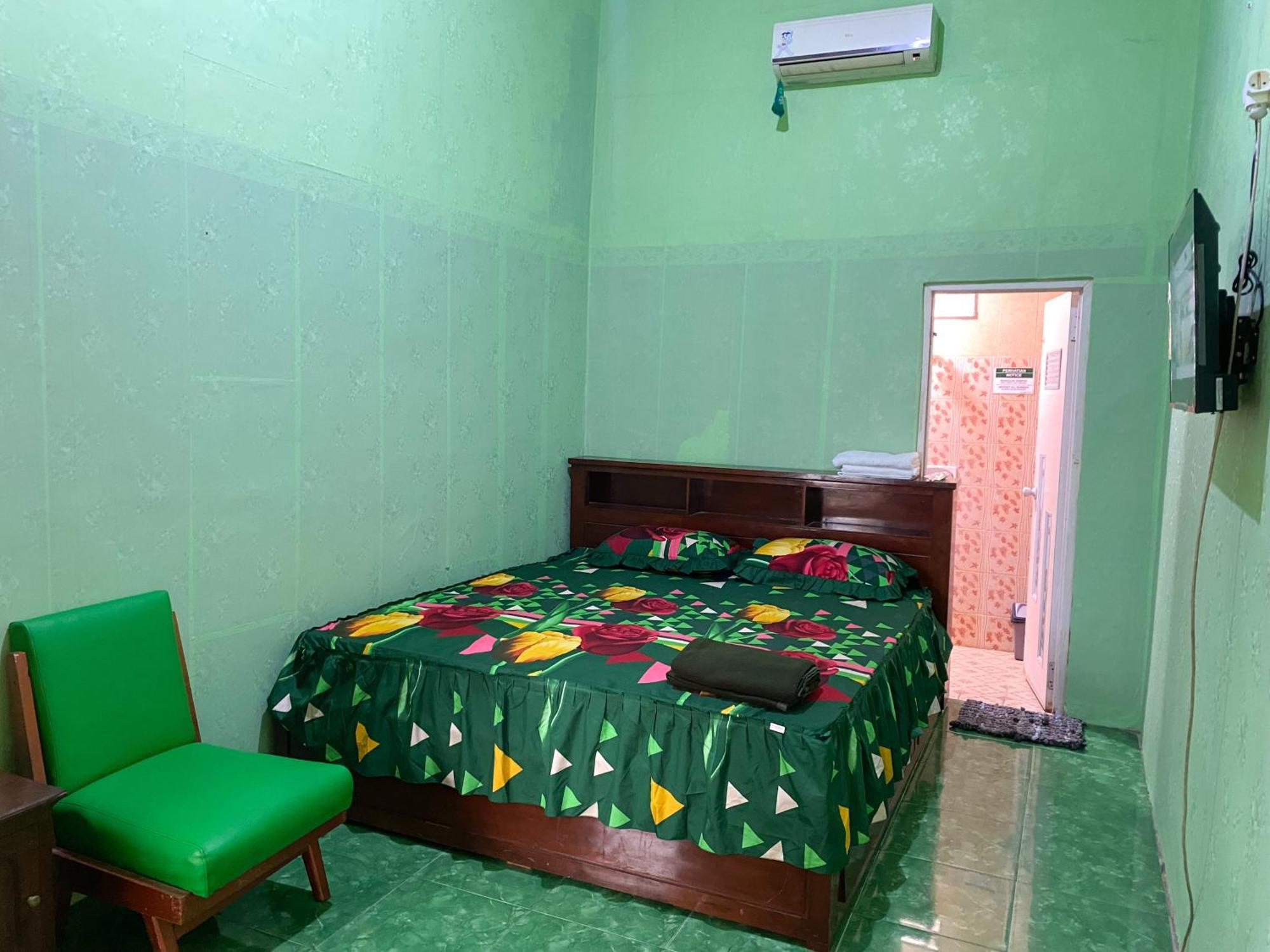 Parikesit Guest House Yogyakarta Exteriör bild